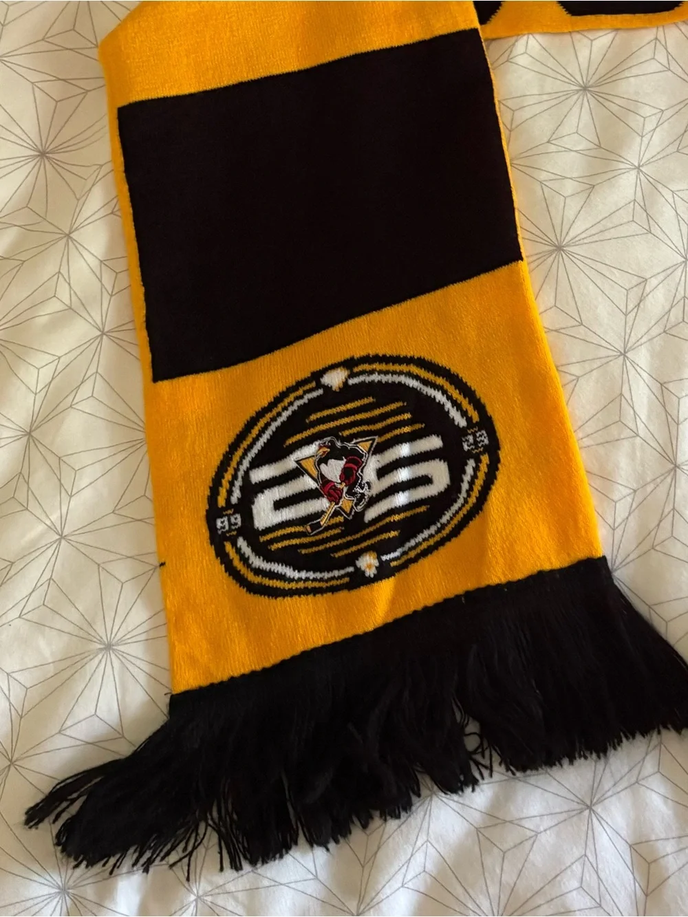 Penguins Hockey ‘Let's Go Pens' Black & Gold Fan Scarf